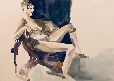 Nudo femminile sdraiato su una sedie e piede appoggiato ad un bracciolo