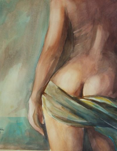 Mezzo busto di donna seminuda vista di spalle con un pareo che le copre in parte i glutei